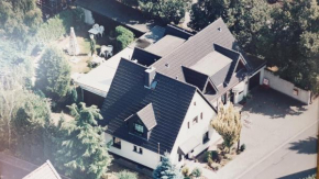 Elisabeth Stube, Neuss